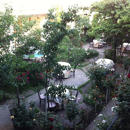 Hostel Tropical โดรเบตา-ตูร์นู เซเวริน ภายนอก รูปภาพ