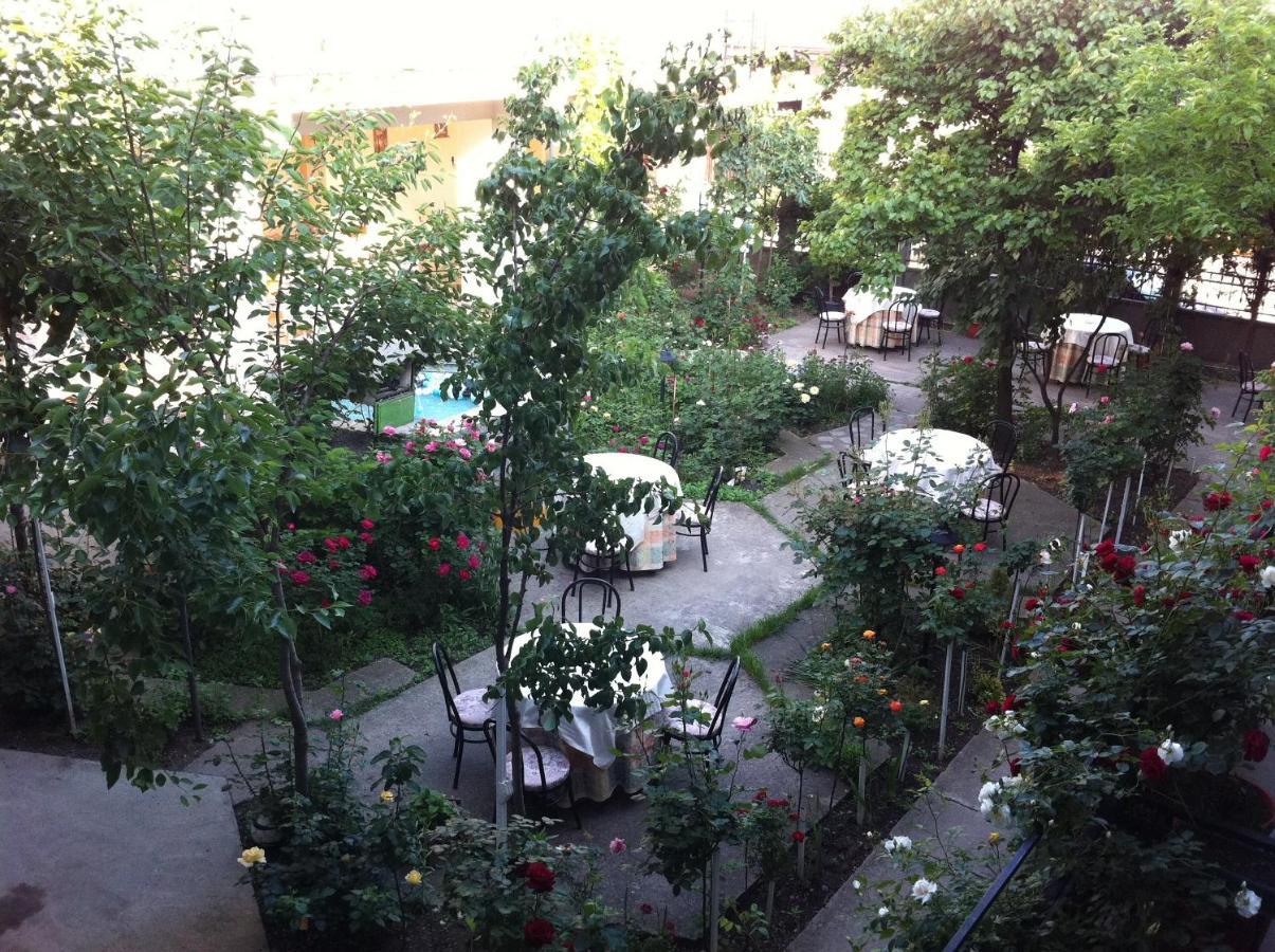 Hostel Tropical โดรเบตา-ตูร์นู เซเวริน ภายนอก รูปภาพ