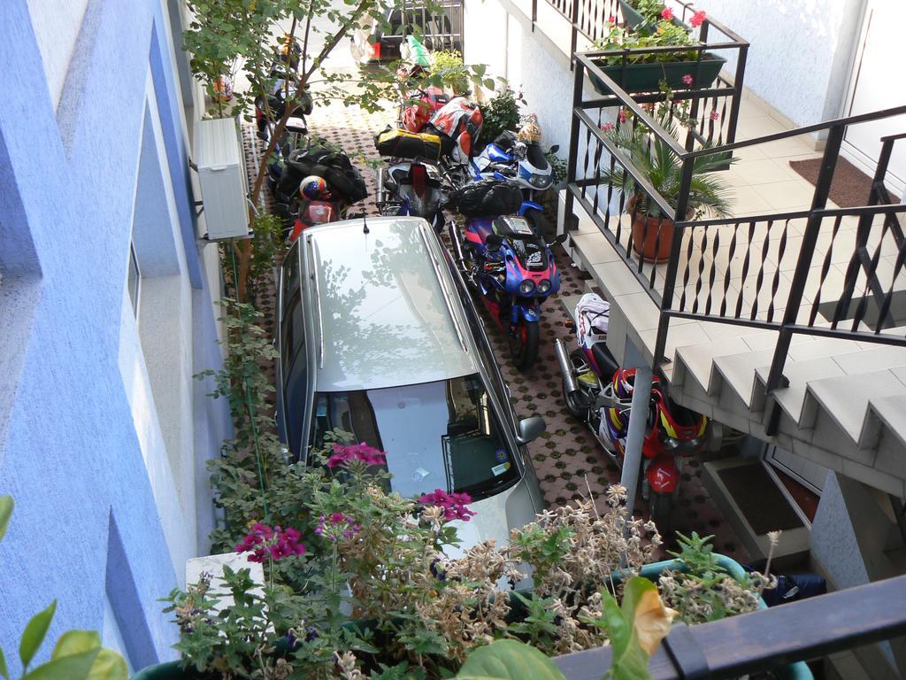 Hostel Tropical โดรเบตา-ตูร์นู เซเวริน ภายนอก รูปภาพ