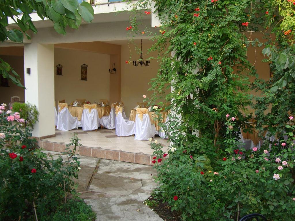 Hostel Tropical โดรเบตา-ตูร์นู เซเวริน ภายนอก รูปภาพ