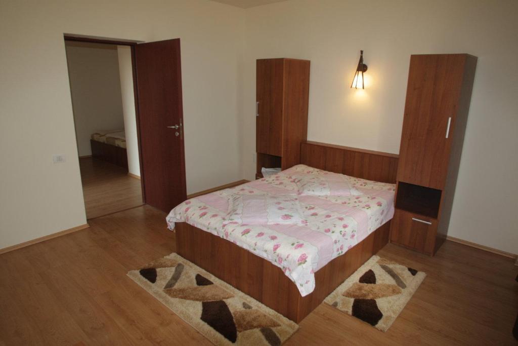 Hostel Tropical โดรเบตา-ตูร์นู เซเวริน ภายนอก รูปภาพ