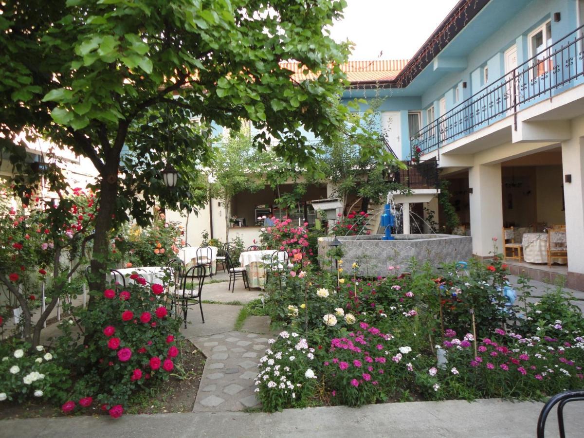 Hostel Tropical โดรเบตา-ตูร์นู เซเวริน ภายนอก รูปภาพ